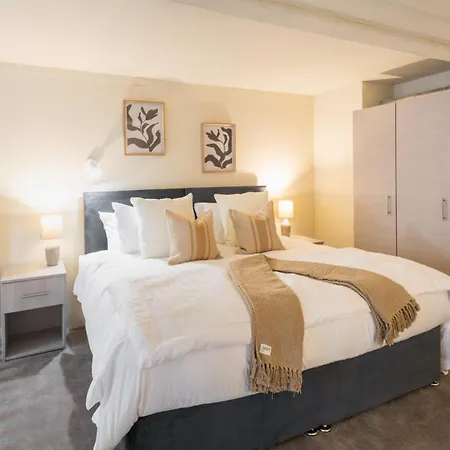 Host & - Athenaeum House Apartment *